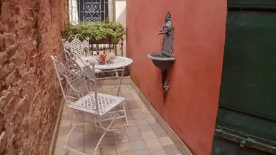 Patio o area all'aperto di Little Miracles Terrace