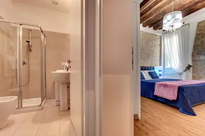 Bagno di Charming Castello Apartments by Wonderful Italy