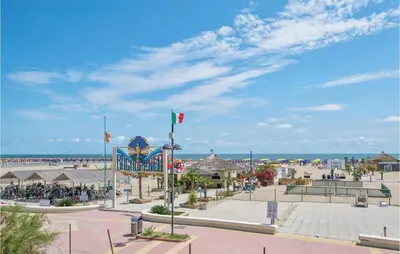 Vista generica sul mare o vista sul mare dall'interno dell'appartamento