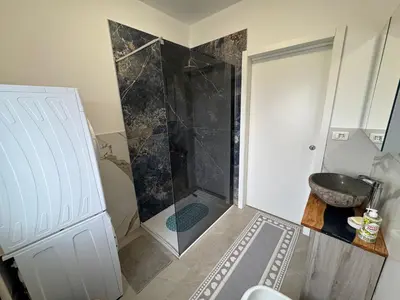 Bagno di Appartamento moderno Netflix & Free Parking