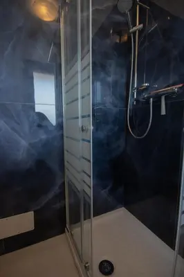 Bagno di Cinefestival Emerald Suite