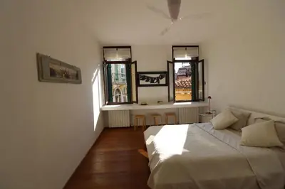Letto o letti in una camera di Apartment in the heart of Venice by Ca-Sa Check