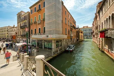 Vista sul fiume nelle vicinanze dell'appartamento