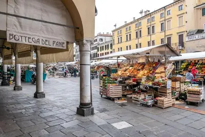Supermercato o altri negozi dell'appartamento o nelle vicinanze