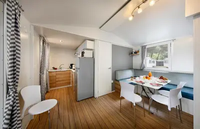 Cucina o angolo cottura di Albatross Mobile Homes on Camping Ca'Savio