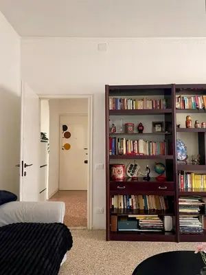 Biblioteca nell'appartamento