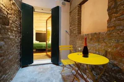 Patio o area all'aperto di Rialto Green Design Apartment