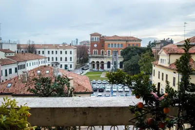Vista generica su Treviso o vista sulla città dall'interno dell'appartamento
