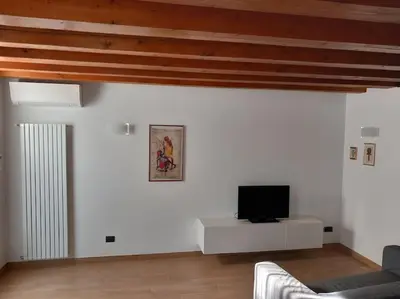 TV o dispositivi per l'intrattenimento presso Tra antico e moderno