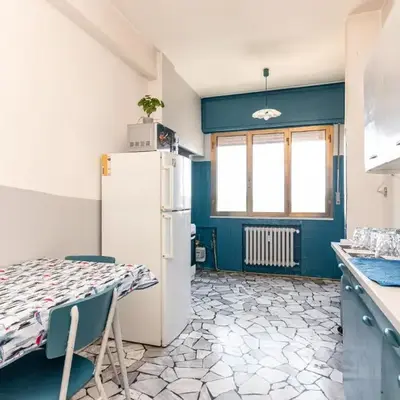 GuestHost - Mestre Roomy Apartment!