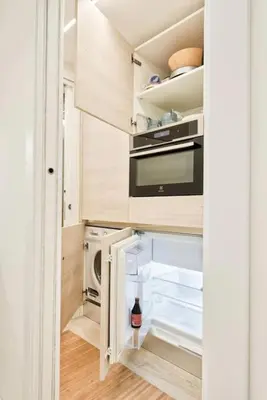 Cucina o angolo cottura di Charming Central Apartment with Private Courtyard