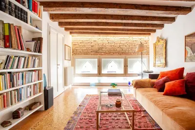 Area soggiorno di Gorgeous Apartment in the Heart of Venice