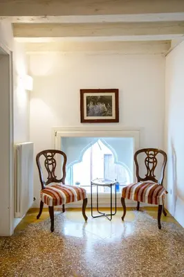 Area soggiorno di Gorgeous Apartment in the Heart of Venice