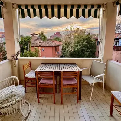 Airy & panoramic with terrace