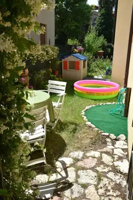 Giardino di Luce Fantasia e TV 70p a 2 minuti dalla spiaggia