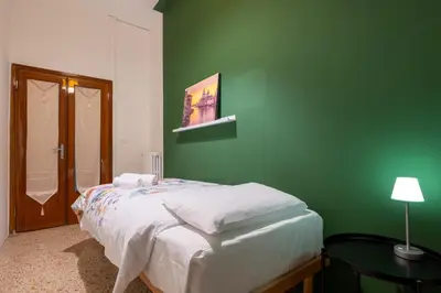 Letto o letti in una camera di Just Urban Stays - 3-BR Canal View Apartment - 9 Min Piazza San Marco