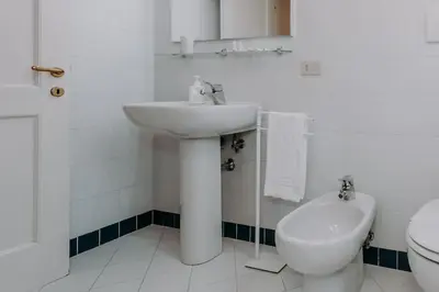 Bagno di Elegant nice Home with Private Terrace in Venice - Frari church