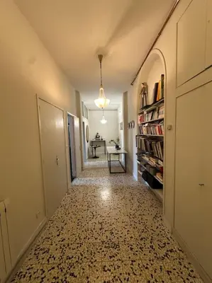 Biblioteca nell'appartamento