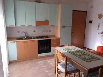 Cucina o angolo cottura di Due camere, vicino al mare - CONDOMINIO OLIMPIA