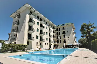 Piscina di Apartment in Lido di Jesolo 25174 o nelle vicinanze