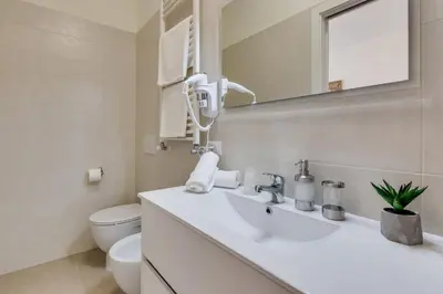 Bagno di Rooms Vidar Train Station
