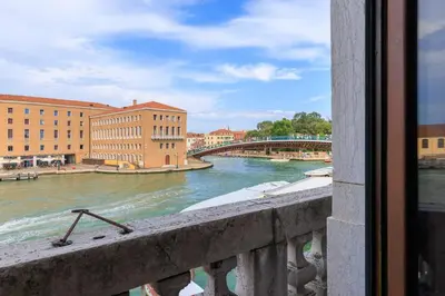 Vista sul fiume nelle vicinanze dell'appartamento