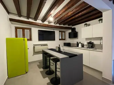 Cucina o angolo cottura di VENICELOFT 5minutefromRialto 10minutefromSanMarco 5minitestationTrain infrontofCaD'ORO