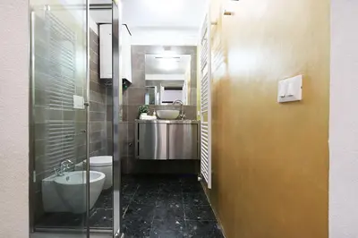 Bagno di comodo appartamento centrale