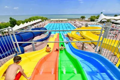 Piscina di Isamar Holiday Village o nelle vicinanze