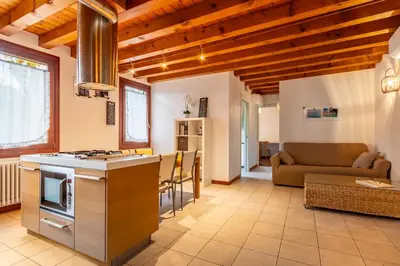 Cucina o angolo cottura di GuestHost - Space & Comfort Ideal Retreat Mestre