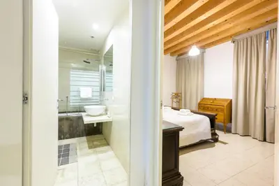 Bagno di Modern Arch by Sarlux