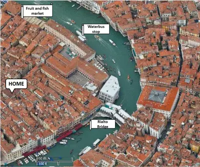 Vista generica su Venezia o vista sulla città dall'interno dell'appartamento