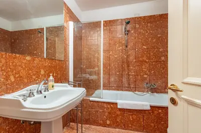 Bagno di GuestHost - Giudecca Elegant APT with Stunning Lagoon View!