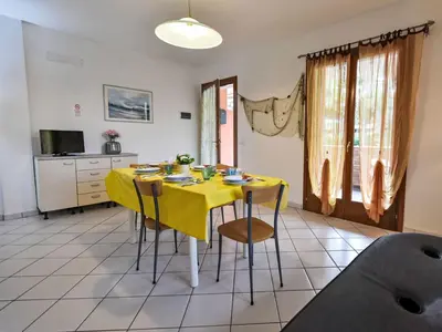Cucina o angolo cottura di Apartment Solmare-54 by Interhome