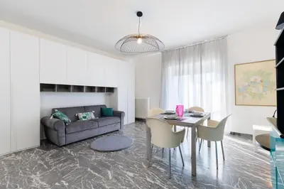 Area soggiorno di Signorile appartamento in Mestre 1 Min from Tram to Venice