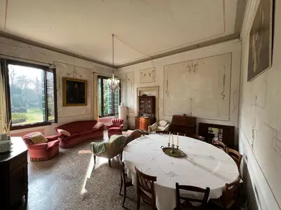 Area soggiorno di Big Scuderia Country Mansion 5500SquareFeet