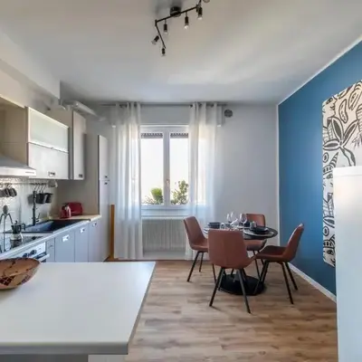 Cozy Apt - Close to City Center and Train Station