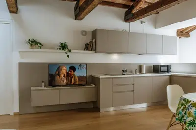 Cucina o angolo cottura di Yourbanflat Piazza dei Signori 2