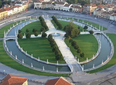 Vista aerea di Nido in centro - no ztl - zona Università, piano 1 con ascensore, clima e wi-fi - Keki