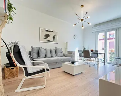 Area soggiorno di Modern Suite 10 min to Venice & Private Parking