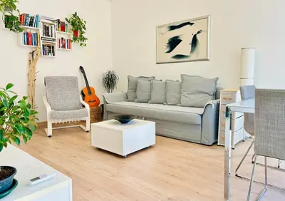 Area soggiorno di Modern Suite 10 min to Venice & Private Parking