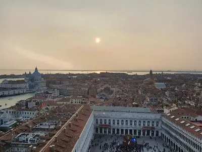 Vista generica su Eraclea o vista sulla città dall'interno dell'appartamento