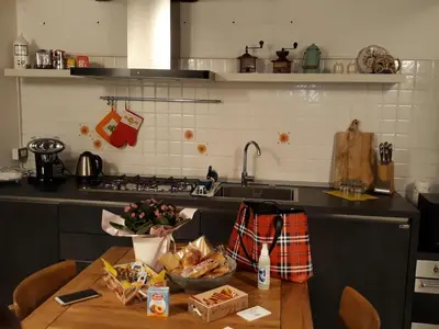 Cucina o angolo cottura di a casa del principe LOC-02288