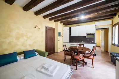 Letto o letti in una camera di Secret Garden - comfortable and central