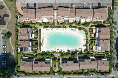 Piscina di Borgo dei Fiori Apartments o nelle vicinanze