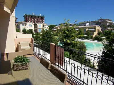 Piscina di Borgo dei Fiori Apartments o nelle vicinanze