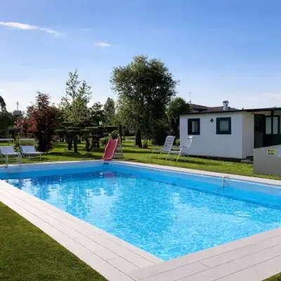 House with pool and park - Convenient for Venice and the sea!