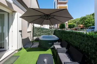 Giardino di Marila Deluxe 2, Giadino con Idromassaggio