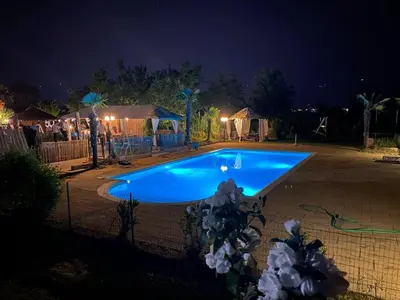 Piscina di Residence Nonna Giuseppina o nelle vicinanze