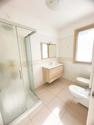 Bagno di VILLA RENZO- PARCHEGGIO E GIARDINO PRIVATI a pochi passi dal mare